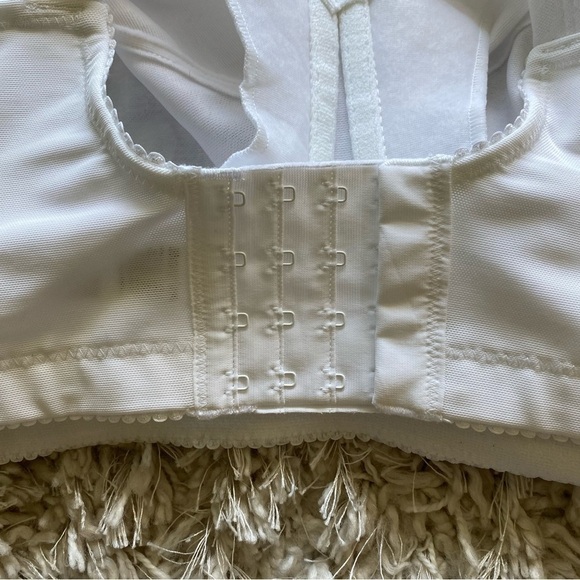 NEW Elila Full Coverage Bra White 1305 Wire Free Soft Cups Women’s Size 40F - Picture 4 of 8